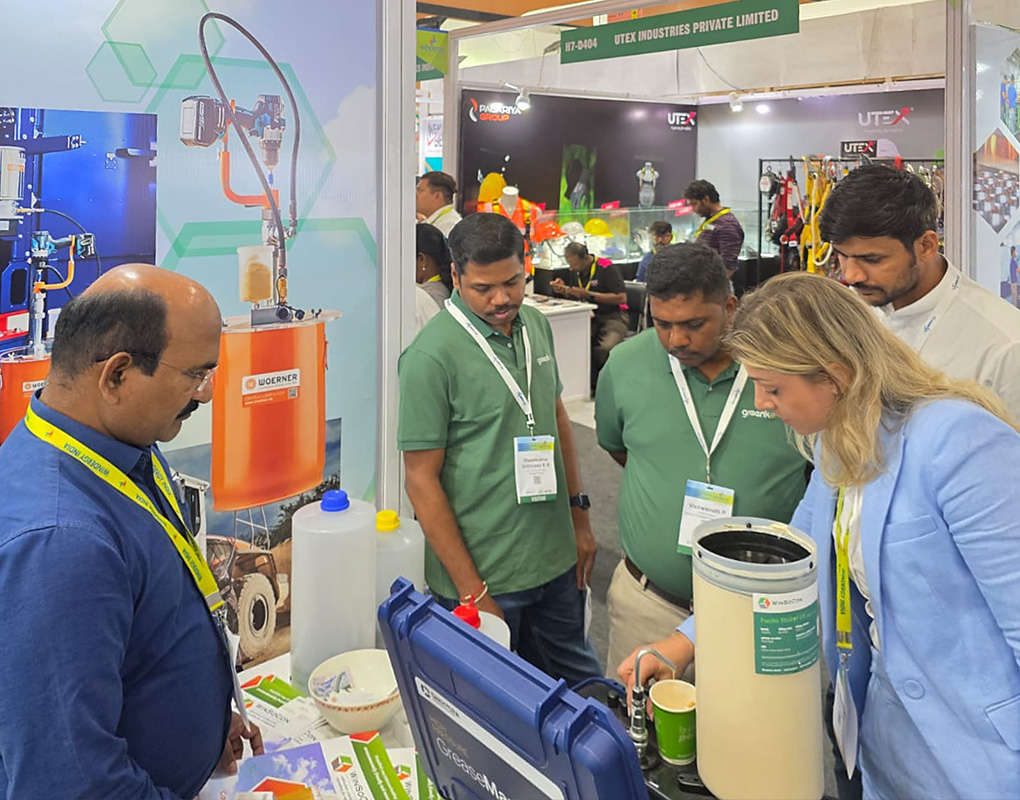 Messestand von WinSoCon und Nadrix auf der Windergy India 2025 in Chennai mit Vertretern beider Unternehmen